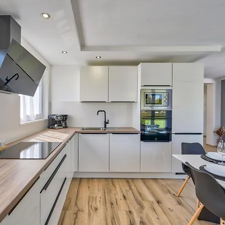 Montevernal By Interhome Pula