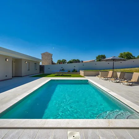 Montevernal By Interhome Vila