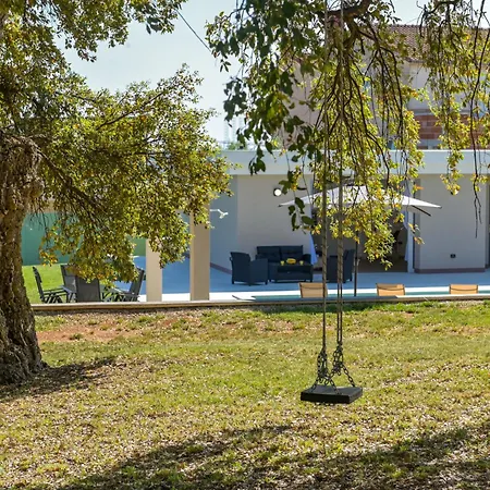 Vila Montevernal By Interhome Pula