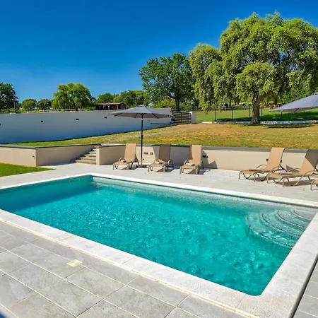 Montevernal By Interhome * Pula