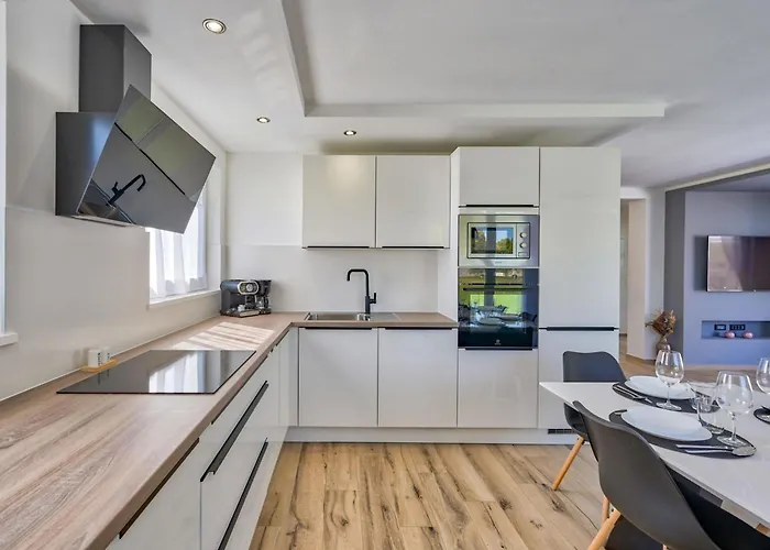 Montevernal By Interhome Pula