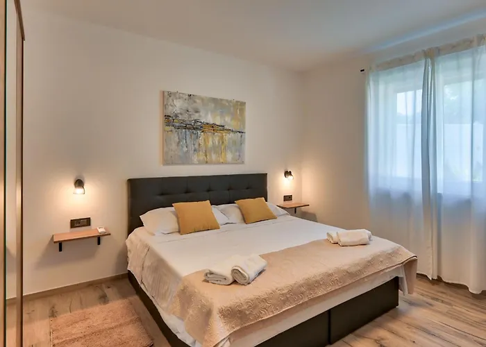 Villa Montevernal By Interhome Pula