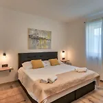 Villa Montevernal By Interhome Pula
