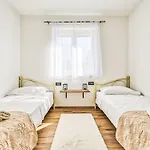 Montevernal By Interhome